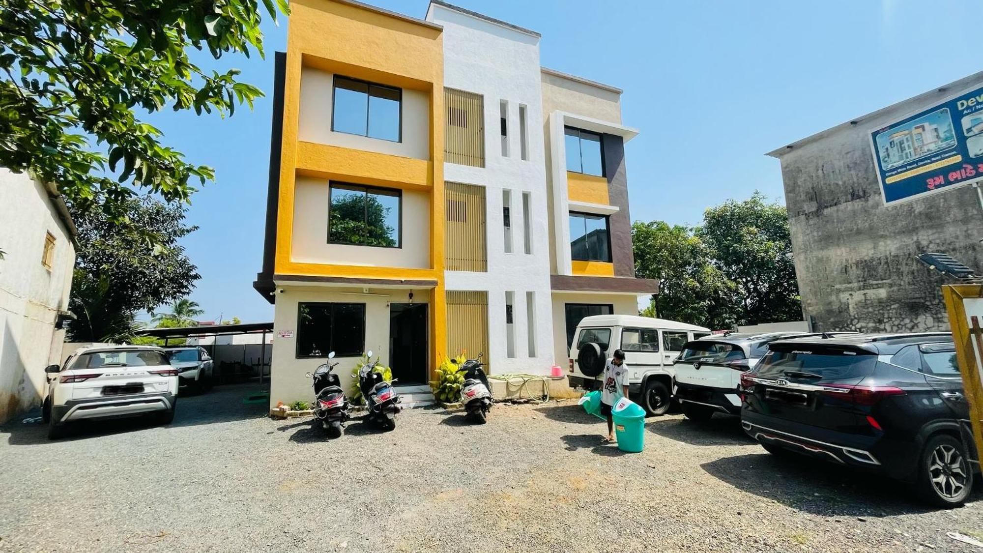 Devka House Hotel ดามัน ภายนอก รูปภาพ
